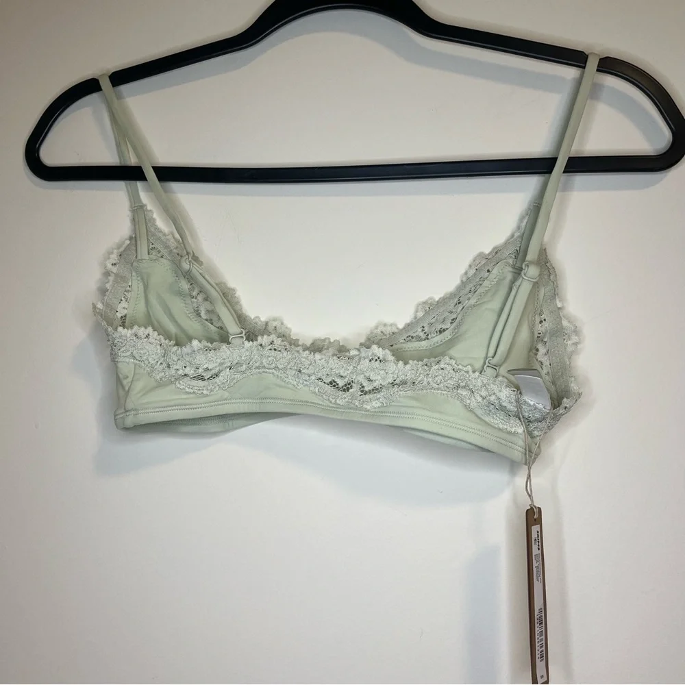 SKIMS Fits Everybody Lace Scoop Bralette - Spearmint - Picture 3 of 7